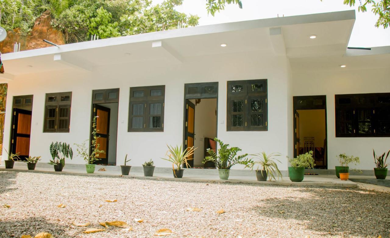 Hotel Navodya Guest Mirissa Exterior foto