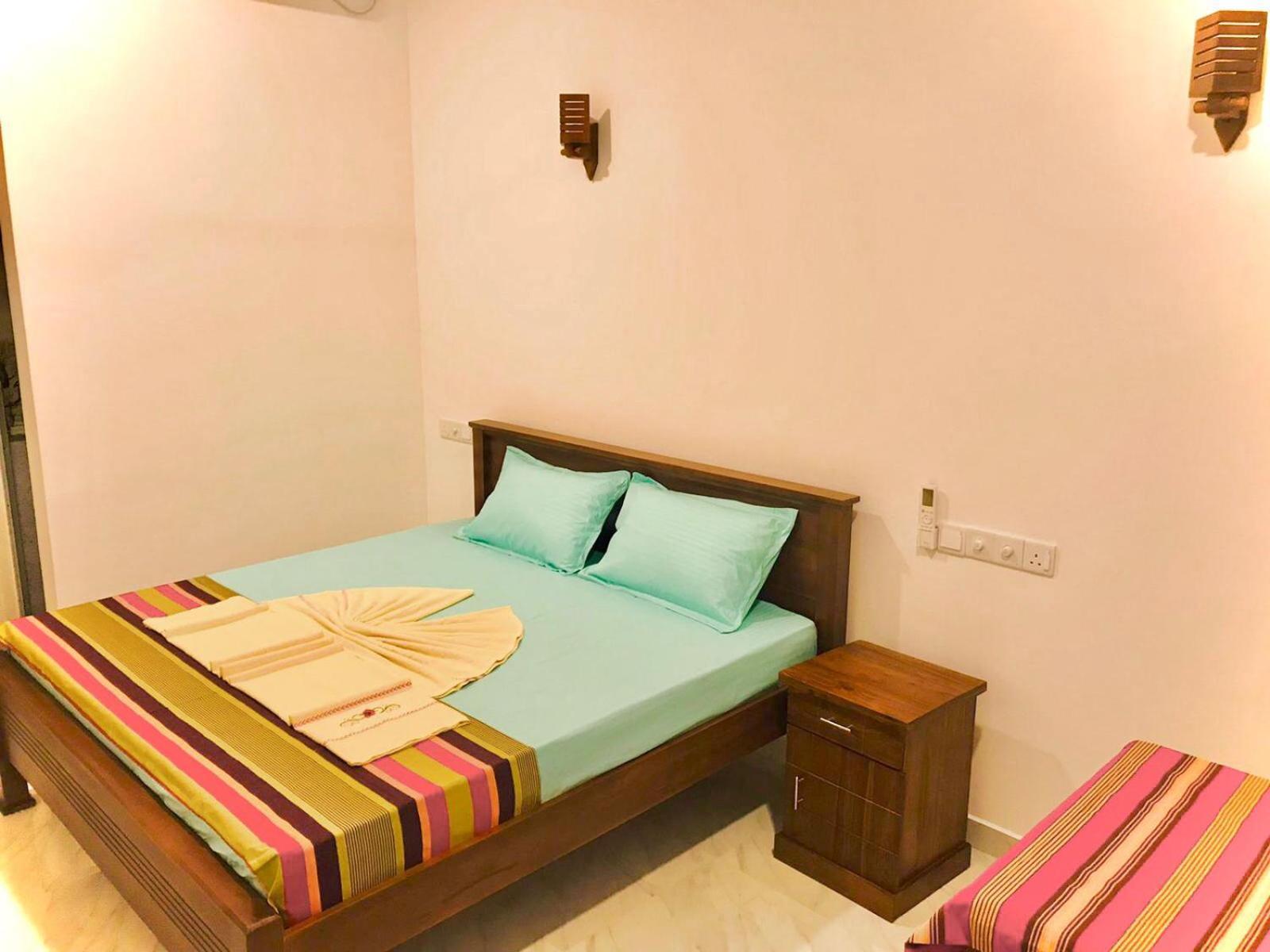 Hotel Navodya Guest Mirissa Habitación foto